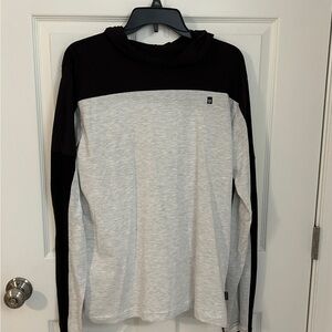 Men’s Size Medium VEECE Buckle Long Sleeve Hooded Shirt